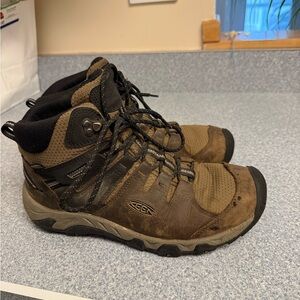 KEEN Men's Brown and Black Hiking Boots